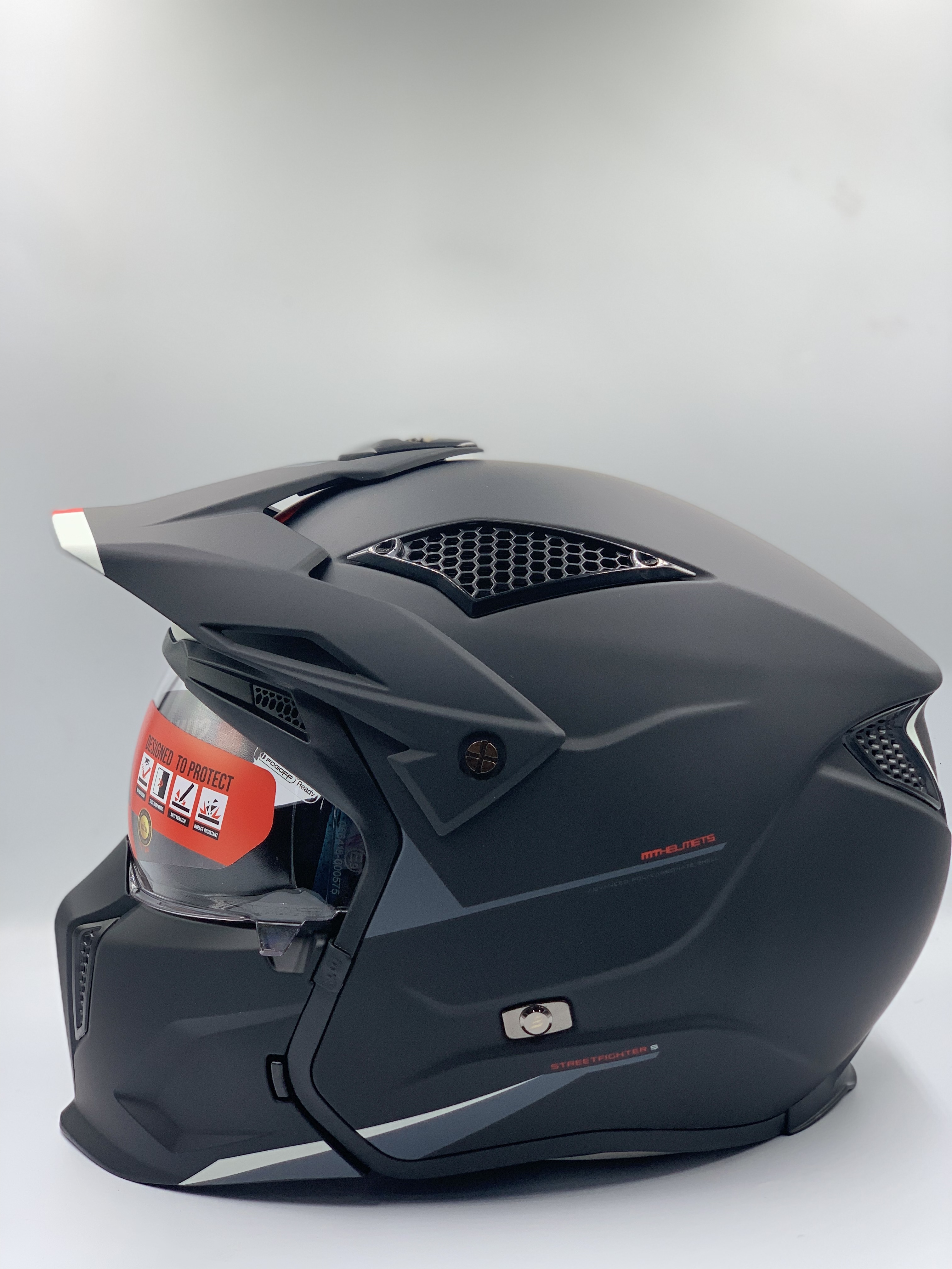 MT Street Fighter Solid A1 Matt Black ( LATEST ECE 22.06)